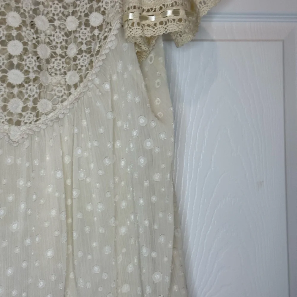 Lilly Mason Bohemia Style Dress Size M Women's with Dip-Dye Cream and Beige Lace - Picture 7 of 11
